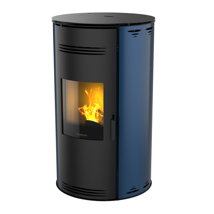 Poêle à granulés Sph'R bleu océan de MORVAN, puissance modulable de 3,5 à 8,3 kW, rendement de 92 %. Équipé d'une télécommande avec thermostat d'ambiance pour un contrôle automatique de la température. Design moderne avec système de triple combustion et bougie en cristal de quartz pour un allumage rapide et une consommation d'énergie réduite.