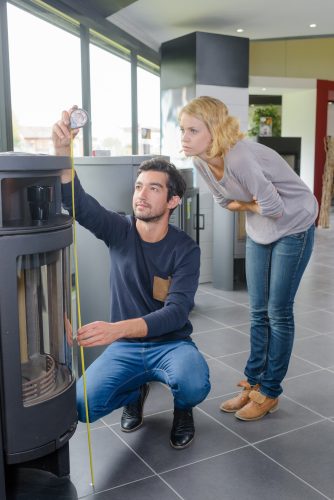 Faire installer un poêle à bois à moindre coût en choisissant bien un professionnel RGE