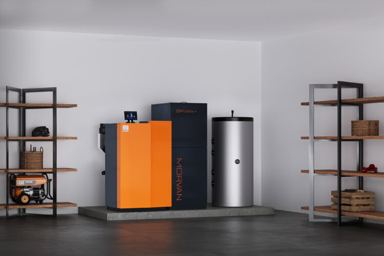 Photo ambiance de la chaudière à granulés Morvan GM EASY+ 12-48 kW, nouveau modèle 2025, compact et performant, conçu pour les installations domestiques ou petits collectifs. Équipée d’un écran tactile, d’un échangeur à nettoyage automatique et d’une alimentation automatique en granulés.
