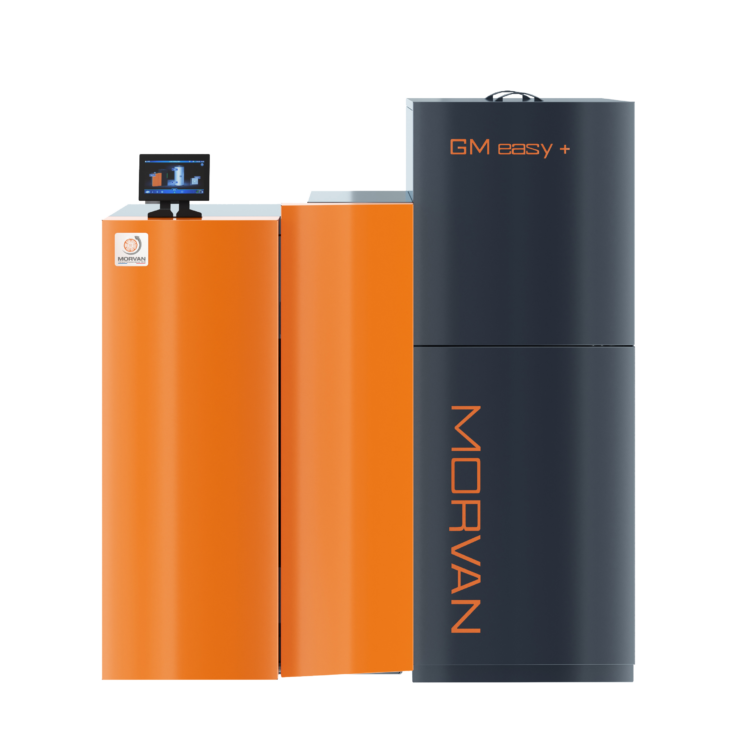 Photo de la chaudière à granulés Morvan GM EASY+ 12-48 kW, nouveau modèle 2025, compact et performant, conçu pour les installations domestiques ou petits collectifs. Équipée d’un écran tactile, d’un échangeur à nettoyage automatique et d’une alimentation automatique en granulés.